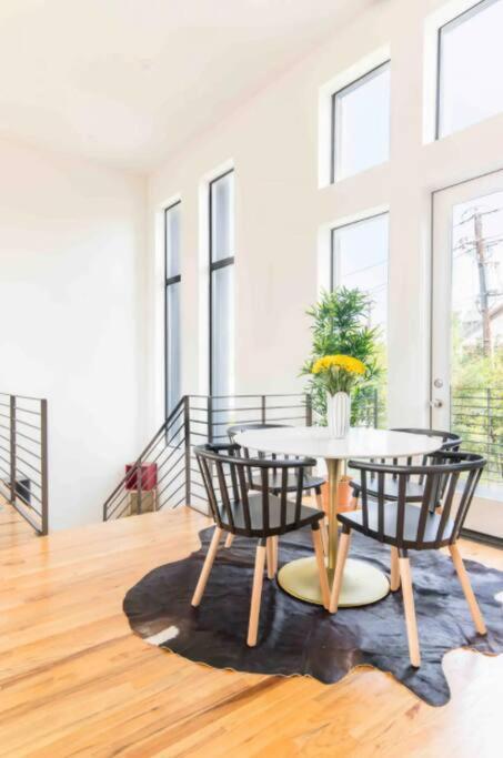 Glamorous Perfectly Located Luxury 2 Bed Townhome Dallas Exterior photo